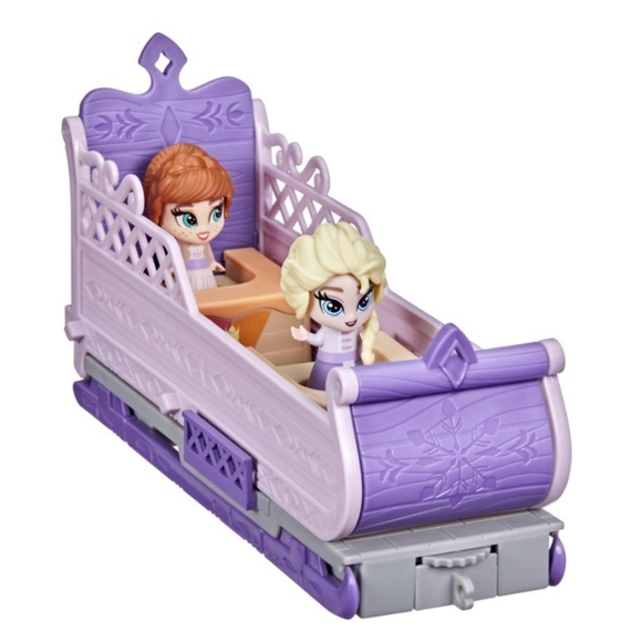 Disney's Frozen 2 Twirlabouts Picnic Playset Sled-to-Castle, Elsa&Anna Dolls NIB - Picture 2 of 3